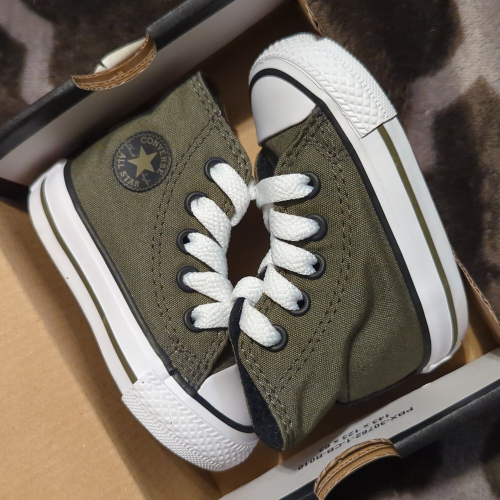New Infant Size- 2 Olive Converse